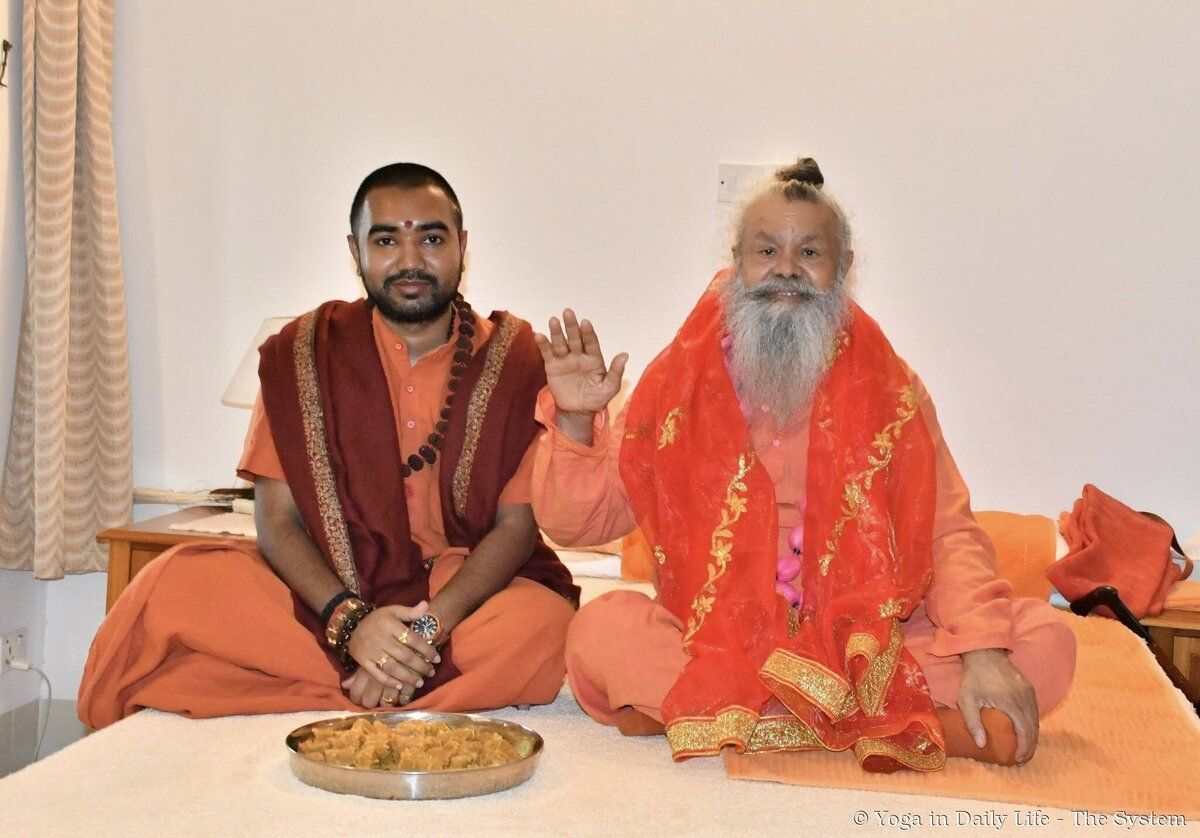 4.1. vishwaguruji and swami avatar puriji jadan 2025 2 wm