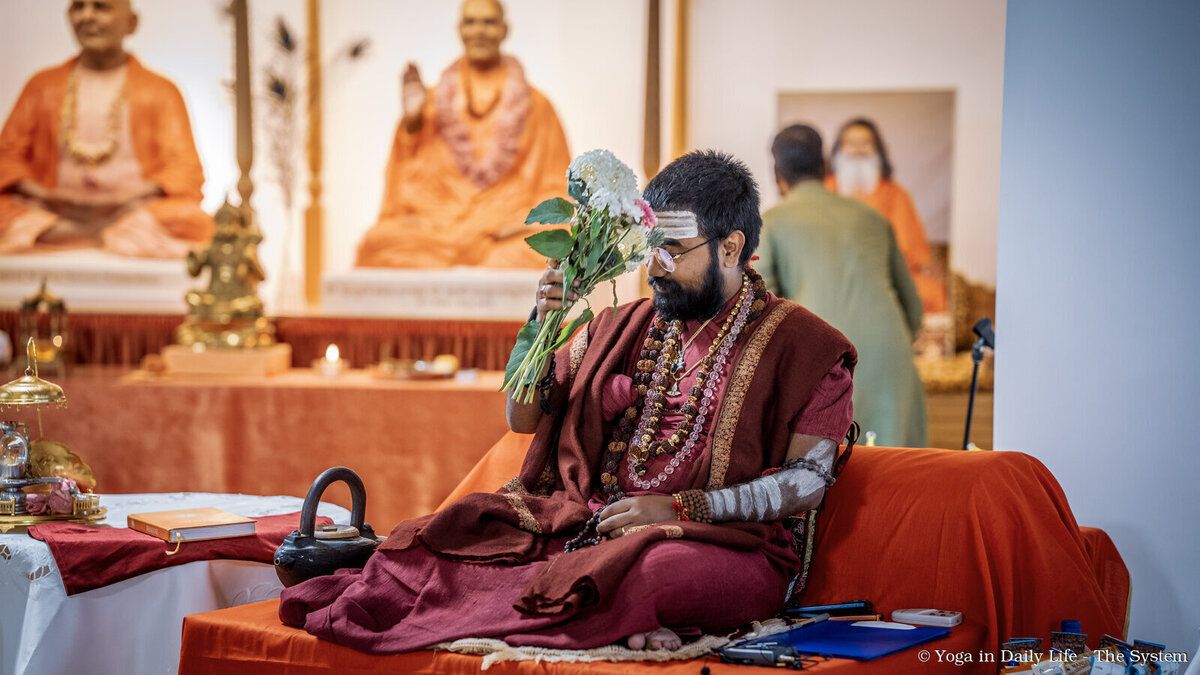 5.2. mm s avatar puriji holy guruji ashram vienna wm